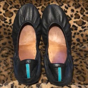 Black leather Tieks